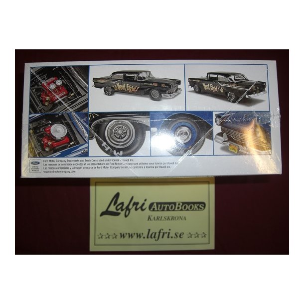 FORD 1957 Custom 500 Sedan