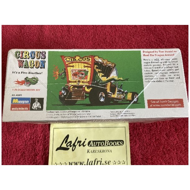 Circus Wagon Show Rod