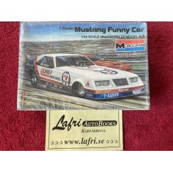 FORD MUSTANG 1985 Funny Car '7-Eleven'