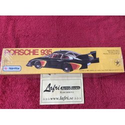 PORSCHE 935